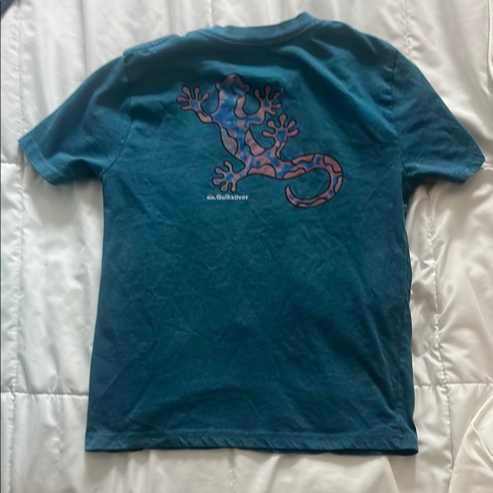 Quiksilver boys Tee with Gecko lizard Graphic size small